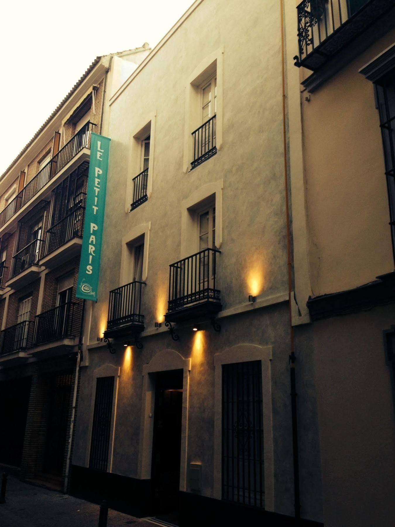 Le Petit Paris Sevilha Exterior foto